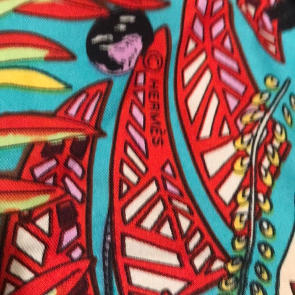 HERMÈS LA PROMEMENADE DE PLATON SILK WRAP/SHAWL 120 CM - Picture 5 of 16